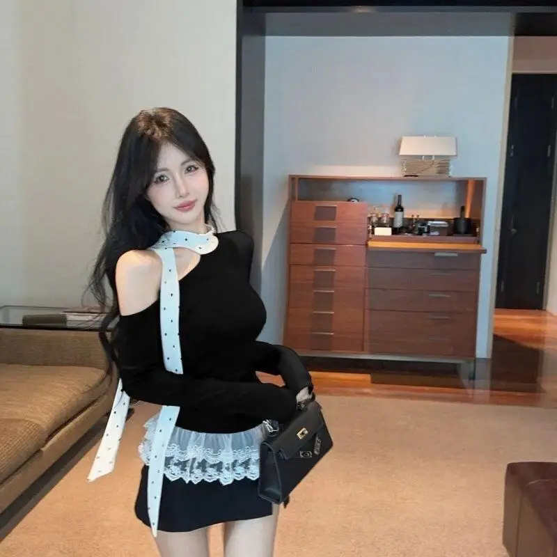 

Sweet Style Bow Long Sleeved Off Shoulder Base Shirt for Autumn and Winter Korean Long Sleeved T-Shirt for Commuting Outdoors