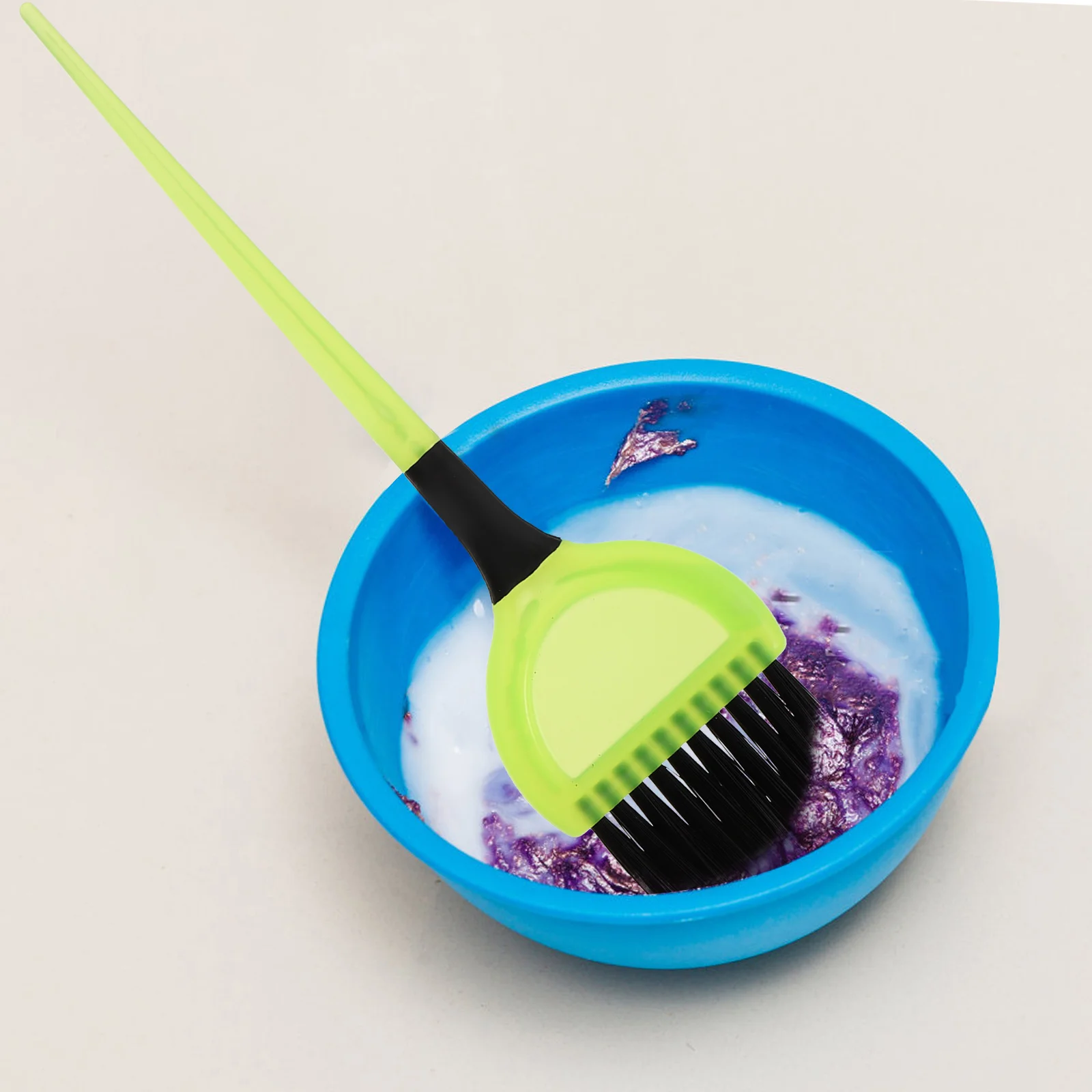 

4pcs Baked Oil Brush Hair Coloring Tools Dyeing Salon Supplies Styling Round Brushes Kit Random Color Professional Use