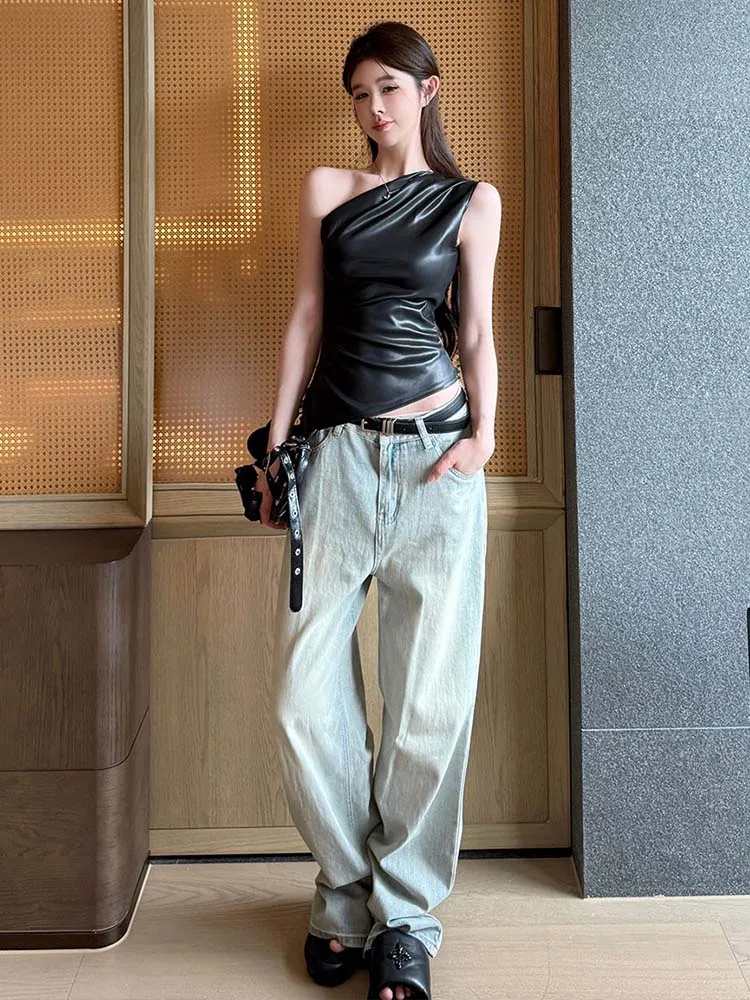 Solid color slim fit single shoulder sleeveless sloping neck T-shirt with asymmetrical pleats for women