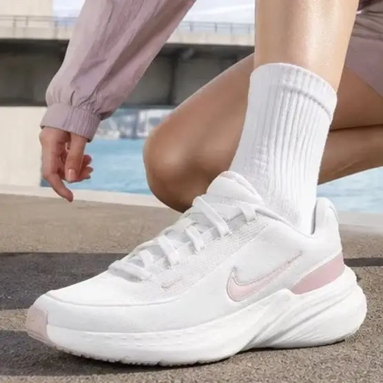 Nike IB2766-104 Womens White Pink Synthetic Mesh Sneakers Fashion Chunky Trainers Daily Wear Walking Shoes