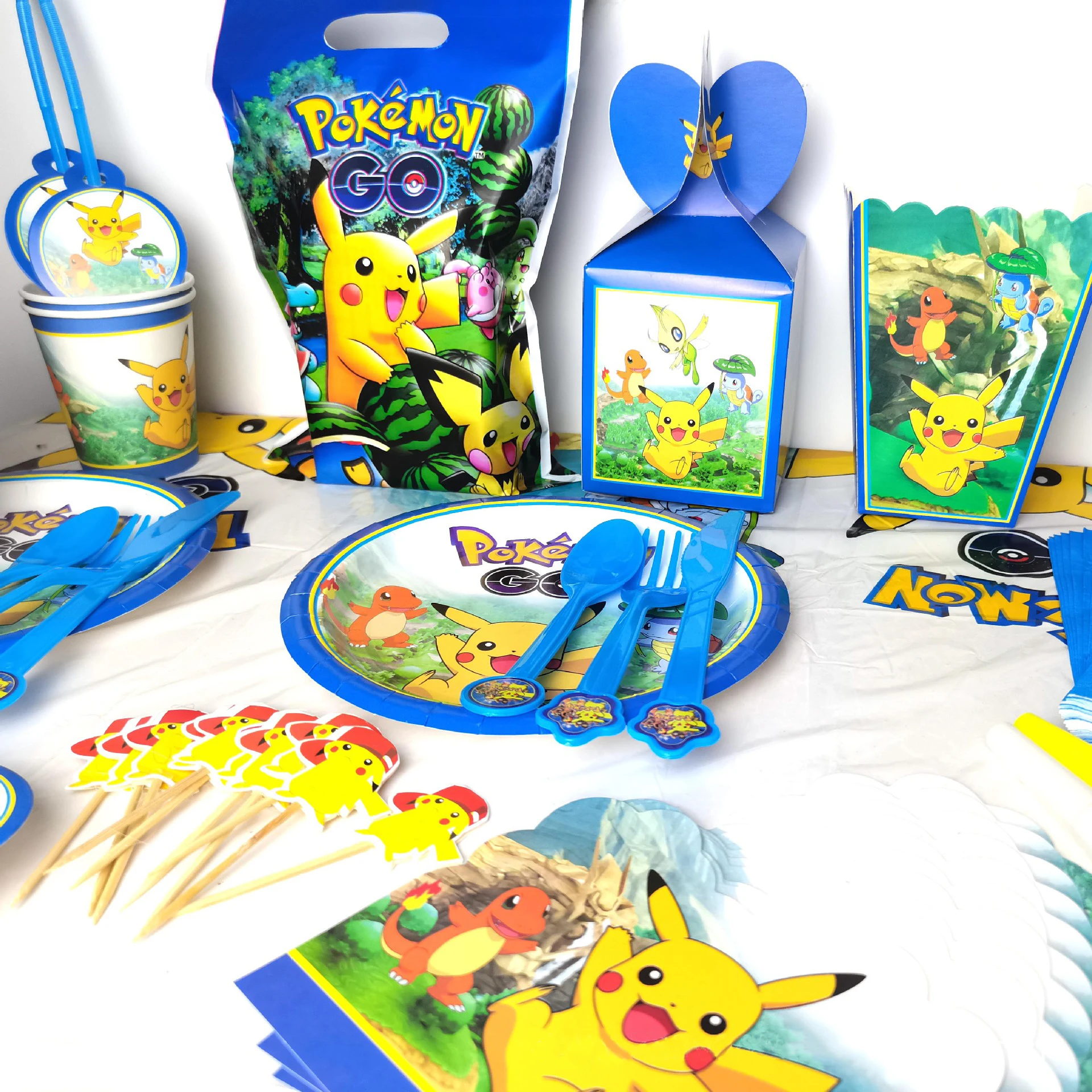 Pokemon forniture di compleanno tazze piatti tovagliolo Banner bambini 1 2 3 anni palloncini Pikachu festa di compleanno decorazioni per Baby Shower