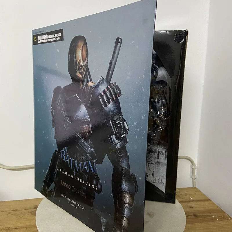 Play Arts Deathstroke Action Figure PVC 1/6th Scale 28CM Character Deathstroke Collectible Model Toy Gift