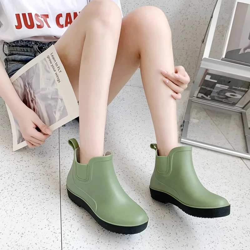 Short-tube rain boots for women, fashionable outer rain boots, non-slip kitchen car wash waterproof rubber shoes, outdoor fishin