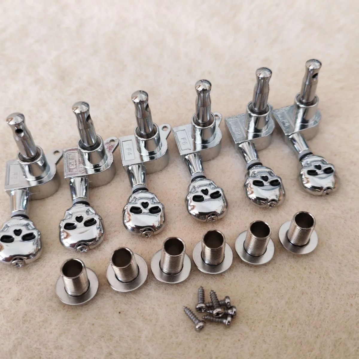 Skull Handle ST-Style Single-side Electric Guitar Tuning Pegs, Full-enclosed Tuning Machines, 6 Right-handed