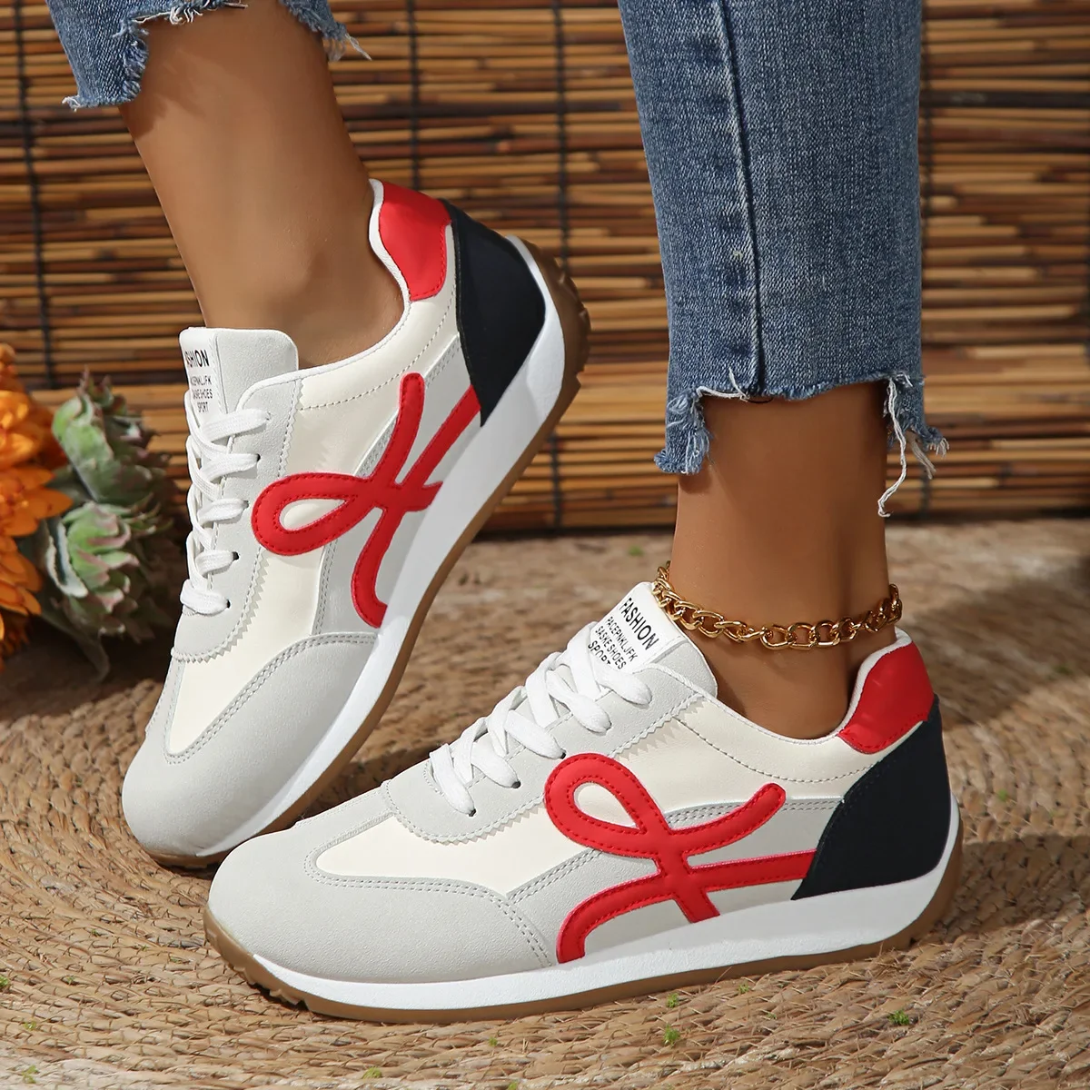 

2025 New Women Thick Sole Sneakers Fashion Casual Lace-up Flats Vulcanize Shoes Ladies Outdoor Comfortable Walking Sports Shoes