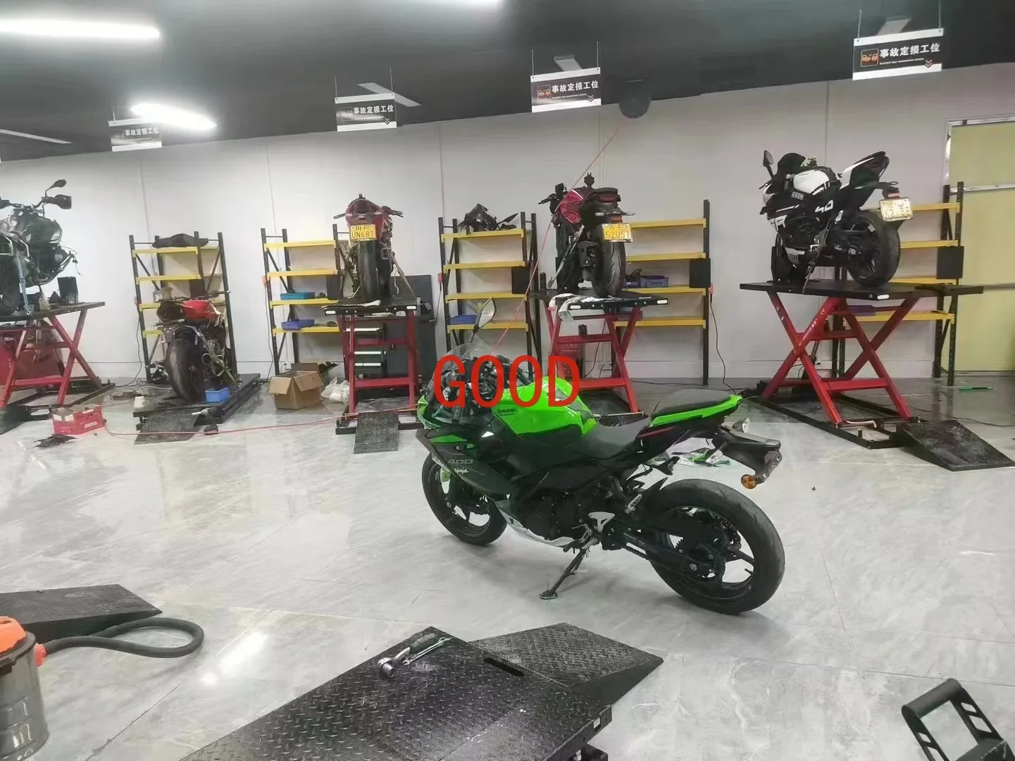 Elevador de mantenimiento de locomotora de fila grande, plataforma de reparación de elevador hidráulico eléctrico para motocicleta, 600Kg