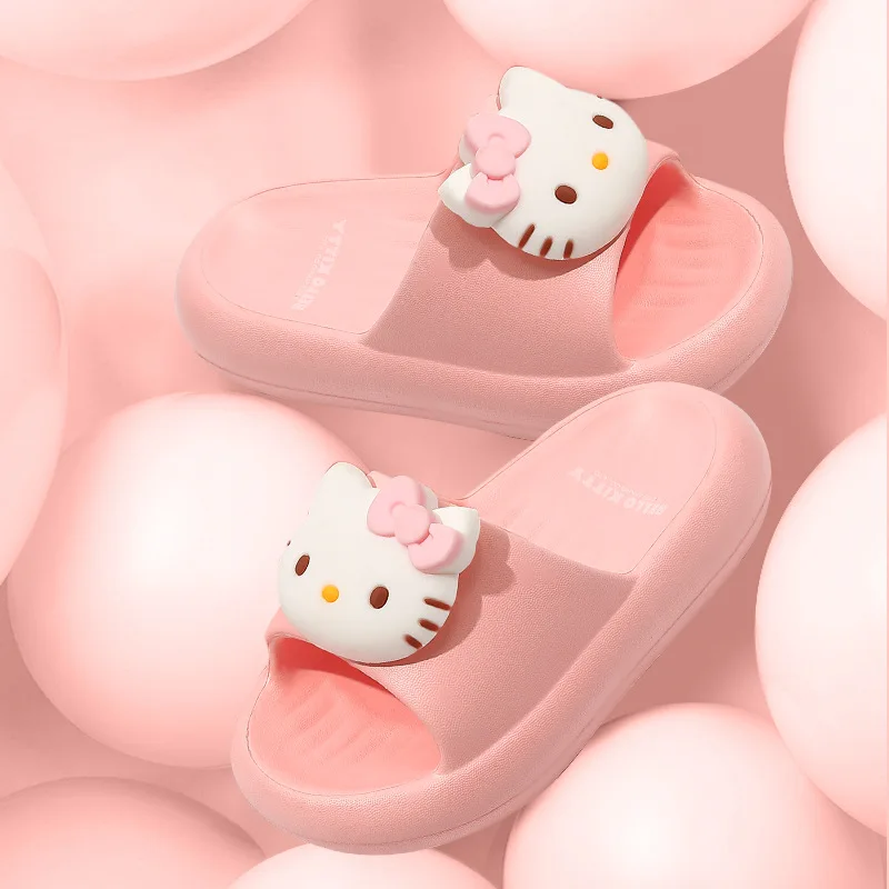 

Новинка 2024, милые шлепанцы Hello Kitty Kuromi Cinnamoroll для детей, летние милые Шлепанцы из ЭВА с мультяшным рисунком для дома, Нескользящие, крутые шлепанцы