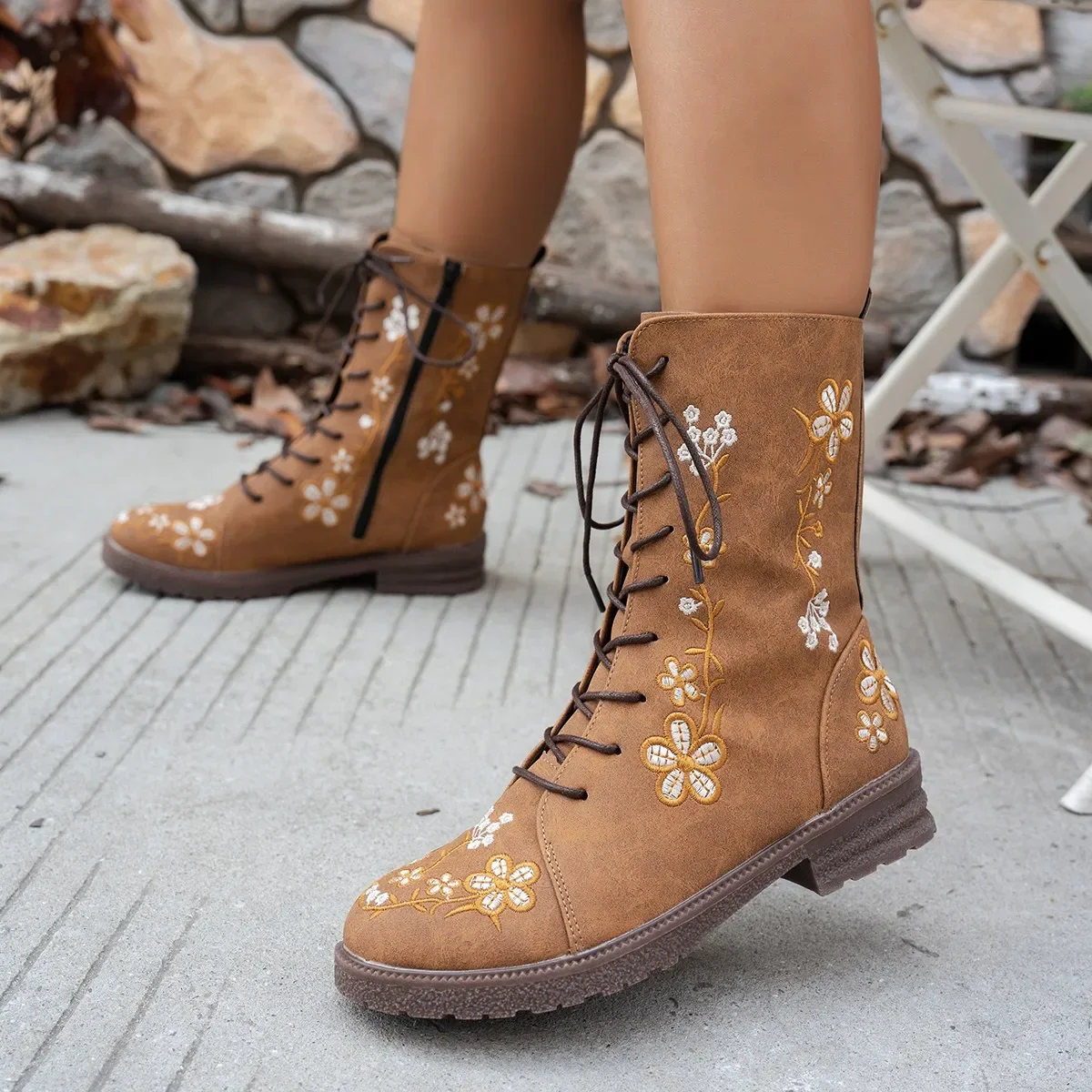Stivaletti donna ricamo Big Size 43 Flower Boots 2024 donna autunno inverno Lace Up PU Leather calzature femminili scarpe da donna