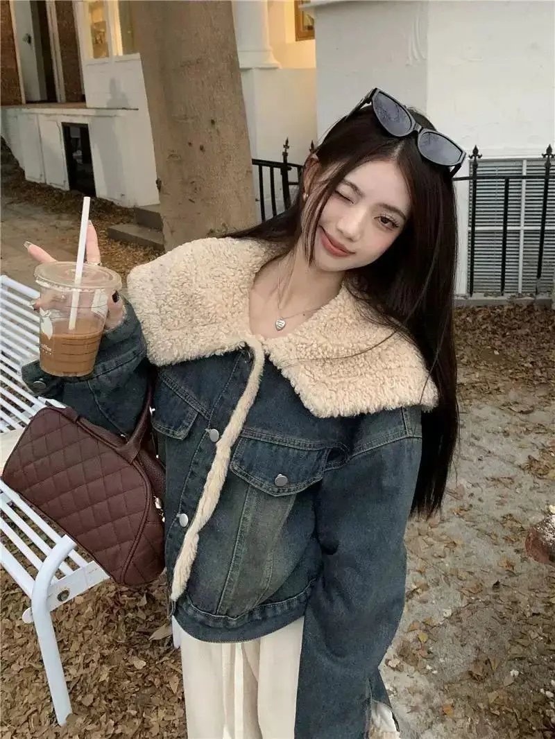 Women's Fleece Lined Thickened Denim Jacket Autumn Winter New Style Korean Loose Design High Collar Short Top Button Detail