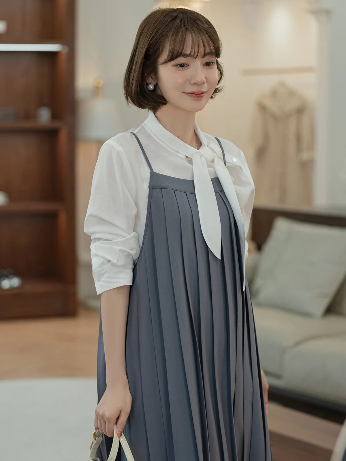 

Новинка 2024: Женская блузка Moonlight Gauze, белая, ранняя весна, с длинным рукавом, элегантная, французский стиль, свободный крой, с поясом