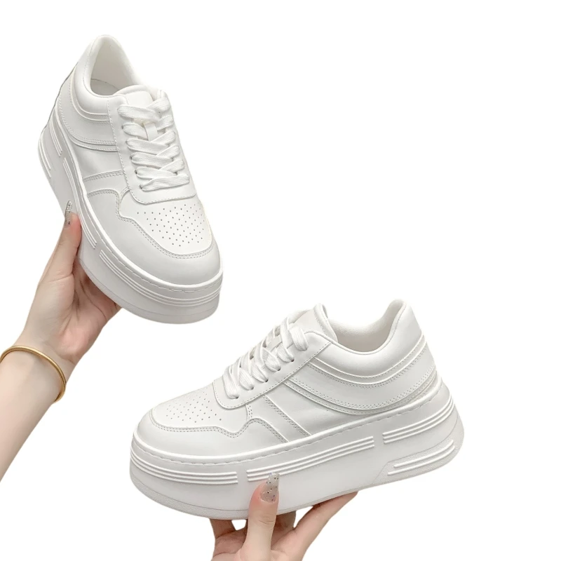 

25 Casual Hot Small white shoes autumn new leather retro German training shoes square flat sports casual shoes AD1011