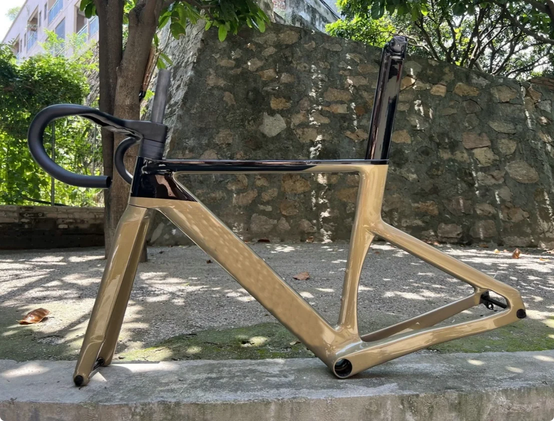 

Aero Road Frames Disc Brake Black gold Aero Carbon Frameset with Handlebar 40 Colors Shipping by DPD