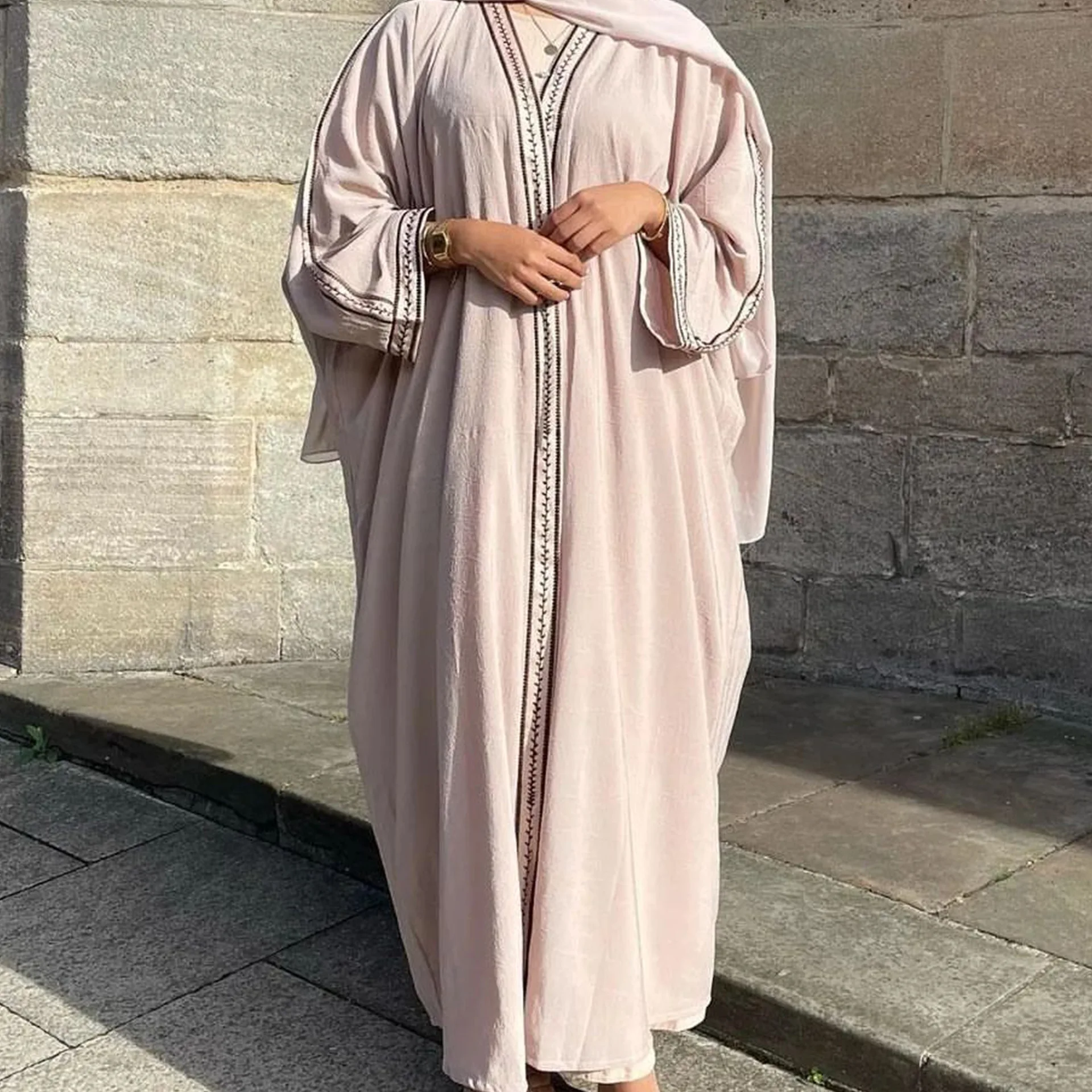 Abaya Muslim Dubai Embroidered Border Batwing Sleeves Crinkle Fabric Islamic Clothing Hijabi Women Kaftan Casual Ramadan Eid