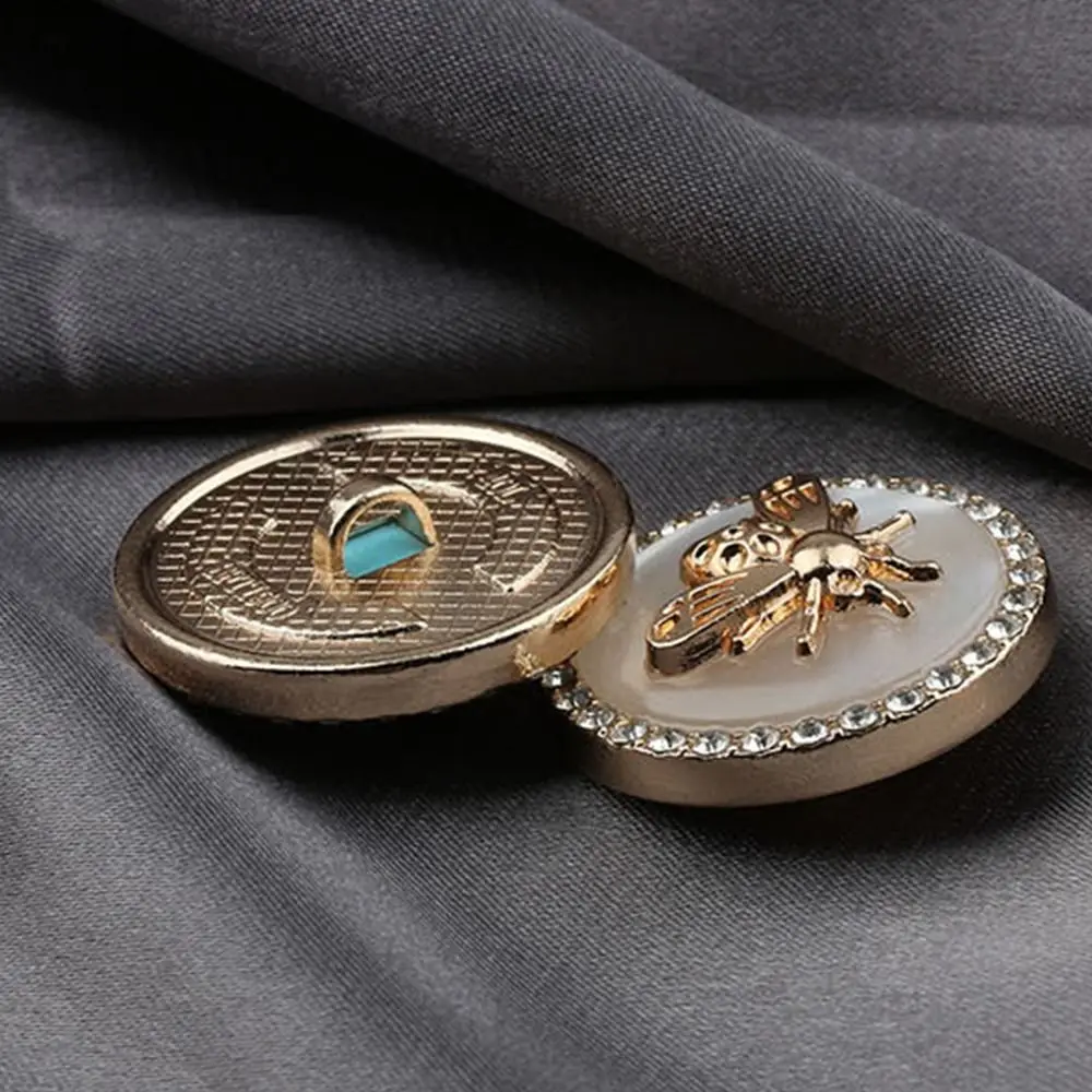 

18MM-25MM Three-dimensional Little Bee Buttons Gold Luxury Metal Buttons Fashionable Round Shank Buttons Cardigan Sweater