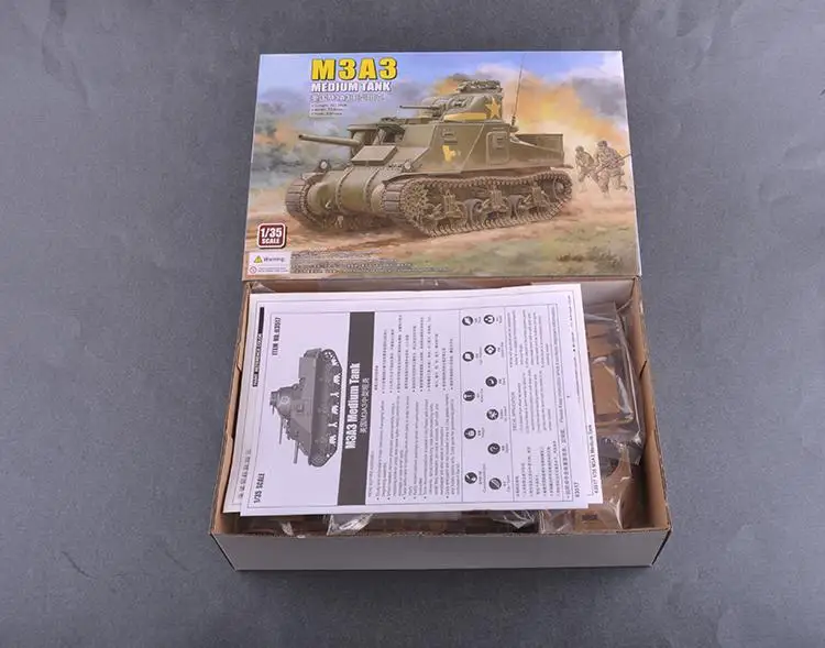 Trumpeter 1/35 Scale M3A3 Medium Tank Plastic model kit 63517