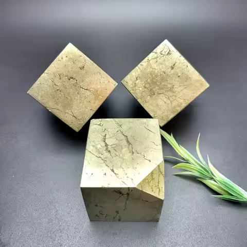1pc Natural Pyrite Mineral Cube - Holiday Gift for Christmas, Valentine's, Hanukkah, Easter - Collector'S Mineral Specimen