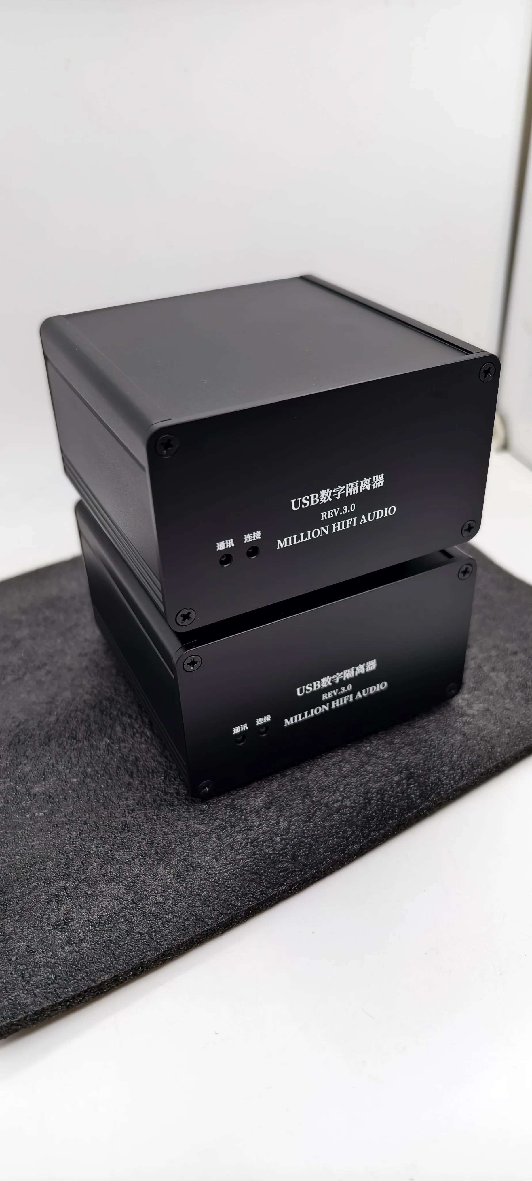 Third generation usb fiber optic isolator (constant temperature crystal oscillator)