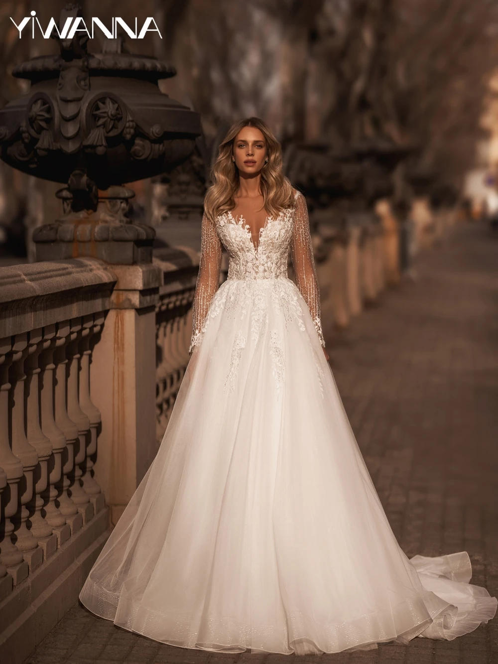 

Sexy Illusion Deep V-neck Bride Robe Shiny Sequins Beads Wedding Dress Graceful Appliques Long Bridal Gown Robe De Mariée