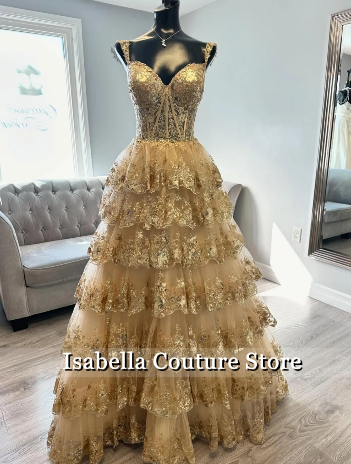

Customized Shinny Champagne Halter Sweetheart Luxury women Evening Dresses 2025 Dubai tiered Princess Celebrity Dress Prom gown
