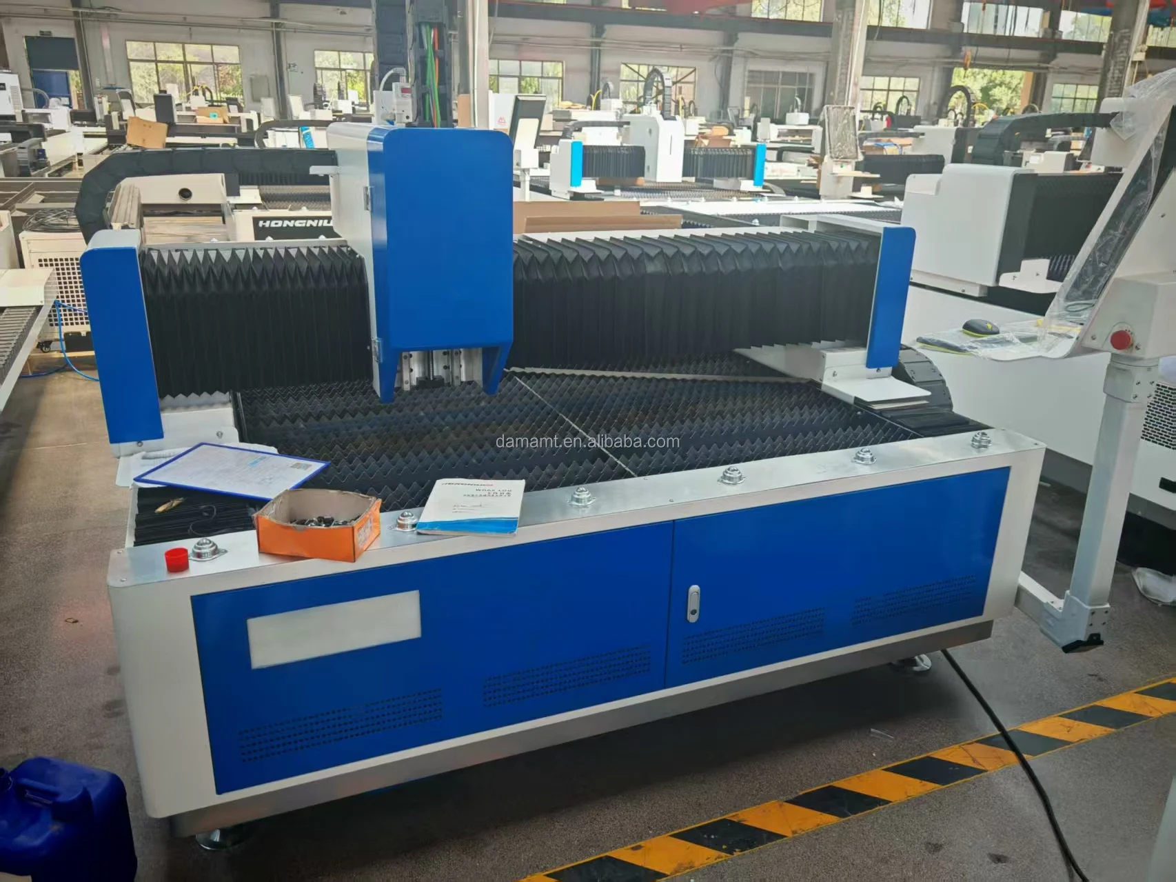 BM110 BM111 رئيس سعر المصنع الصفائح المعدنية الصلب الحديد آلة القطع بليزر الألياف باستخدام الحاسب الآلي 1.5kw 3kw 6kw قطع الكربون الصلب بالليزر