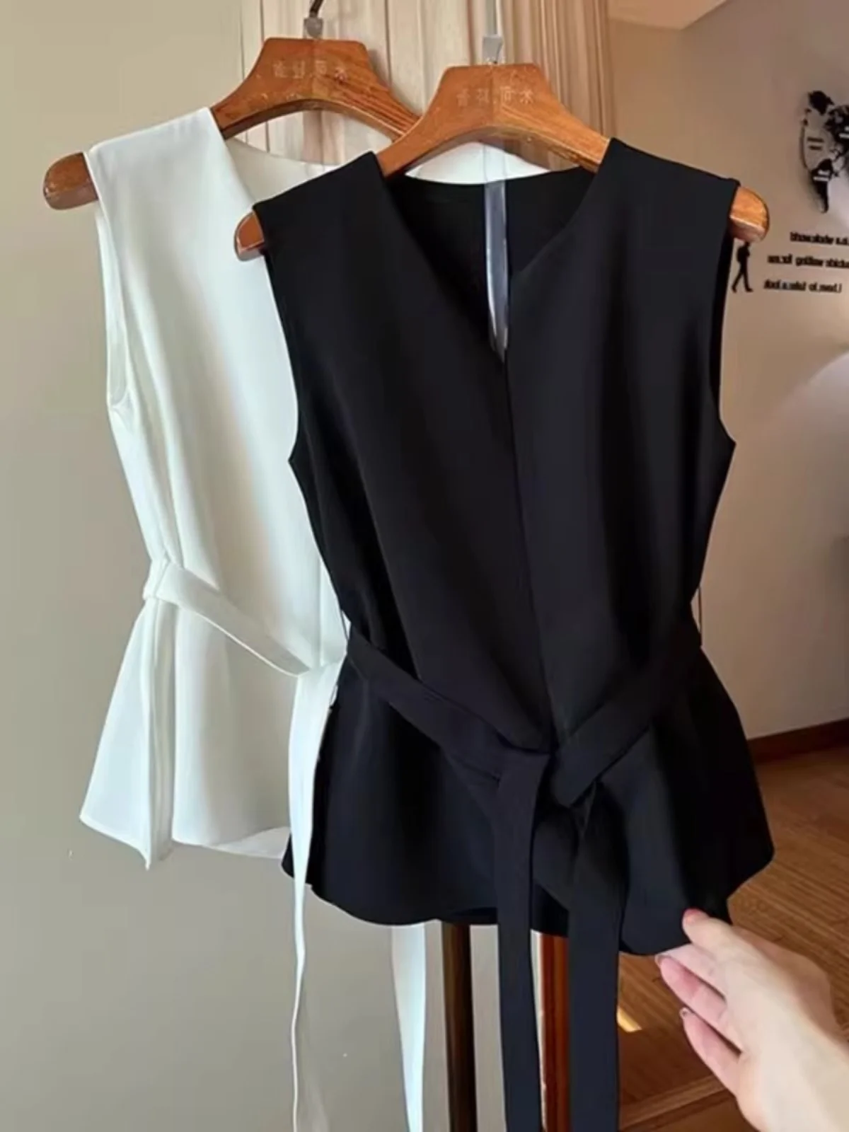 

Slim Fit Women's Vest Summer Thin Style Sleeveless Outerwear Fashionable Layering Little Black Dress Shirtless Top