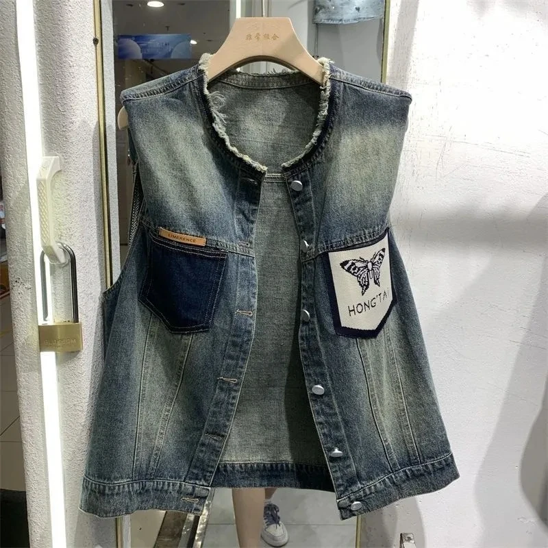 2024 Sleeveless Denim Jacket Vest Women Spring Short Jackets Fashion Fried Street Single-Breasted Waistcoat Cowgirl Vests Coat