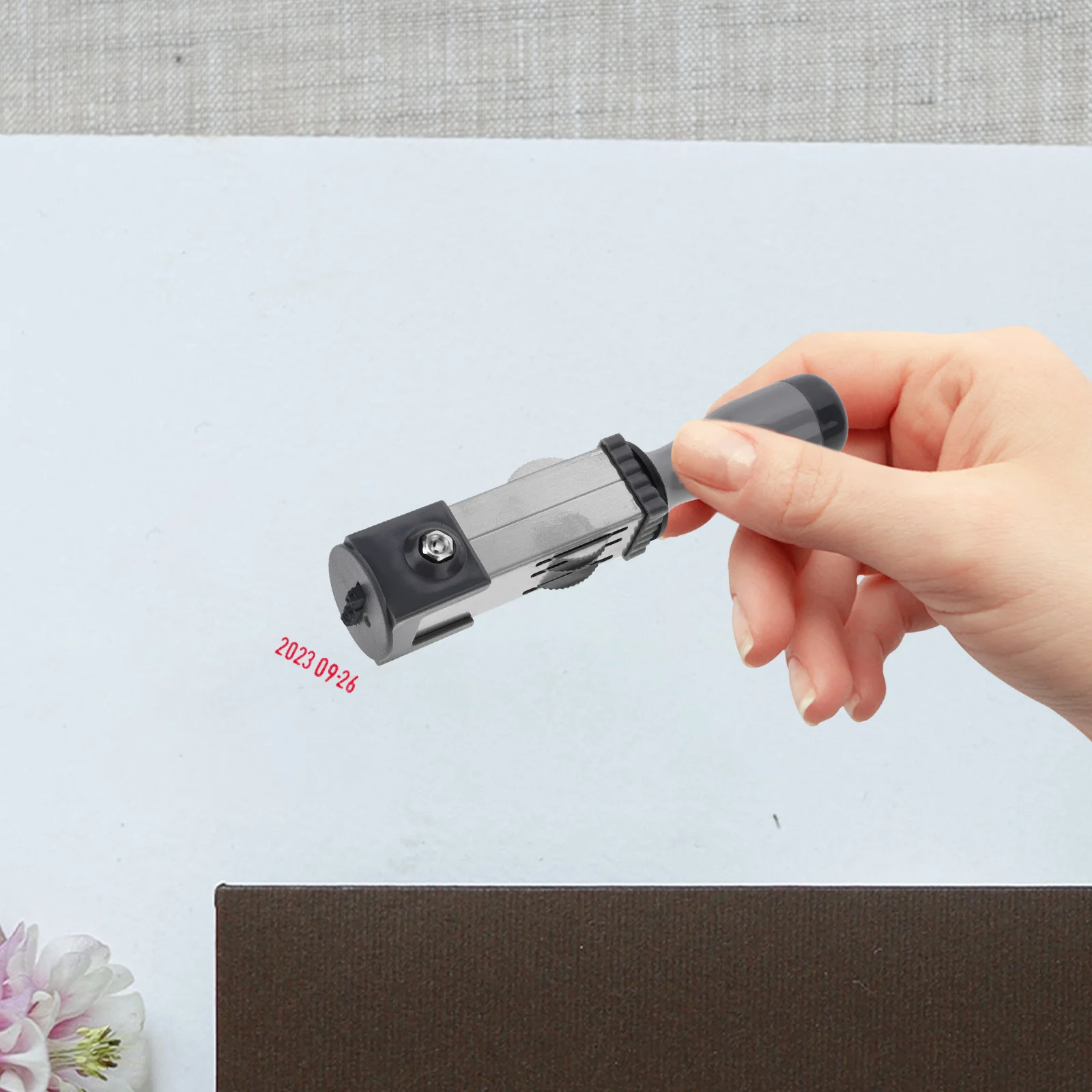 Datumstempel Materiaal Draagbare Stamper Klein Handheld Rollend Dagnummer Rond Kantoor