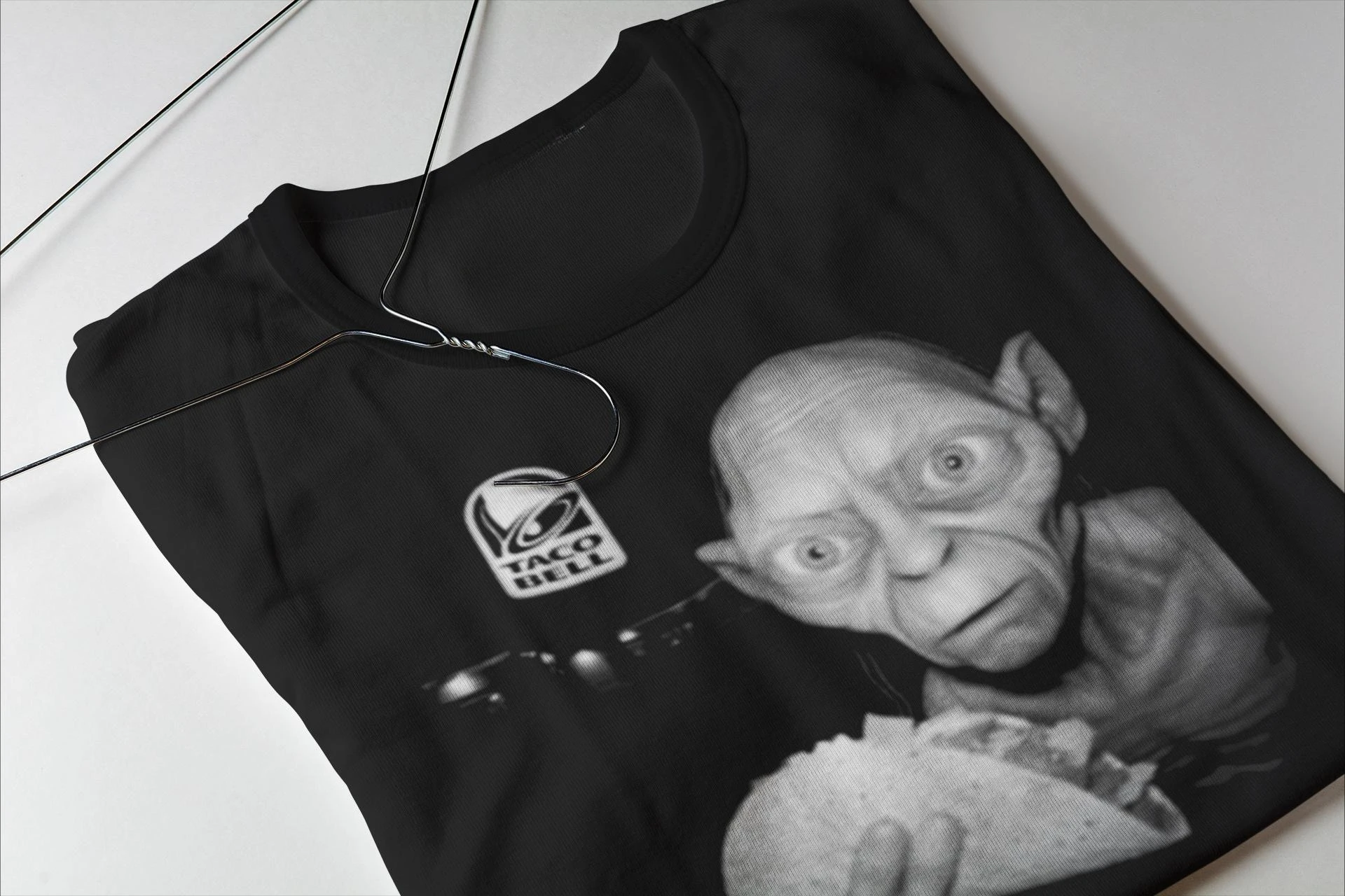 Gollum dice es el tiempo para las elevaciones. Compre esta camiseta antes de que los hobits dioses le lleva todos. Este LOTR Taco Bell preciosa