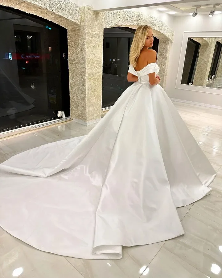 Customised 2025 Modern A Line Wedding Dresses For Bride Off Shoulder Satin Plus Size Pleats Draped Backless Bridal Gowns