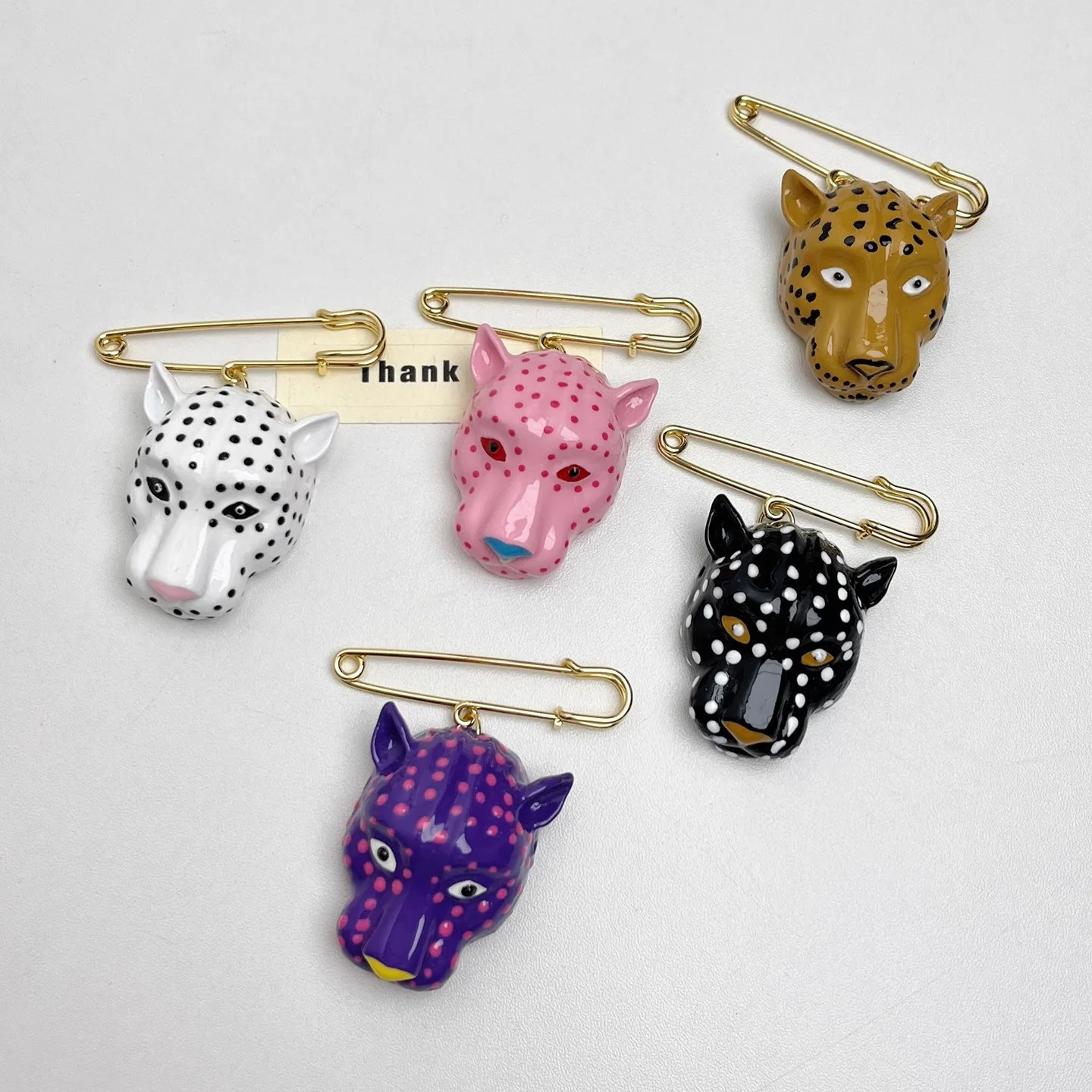 Exaggerated Retro Enamel Leopard Head Brooch High-End Casual Fashion Accessory for Coats Suits Ideal Public Relations Jewelry
