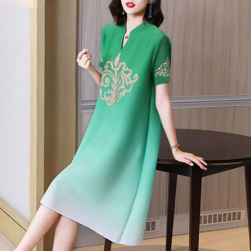 

2023 Summer New High end Western Style National Style Retro Fold long dress women clothing LOOSE