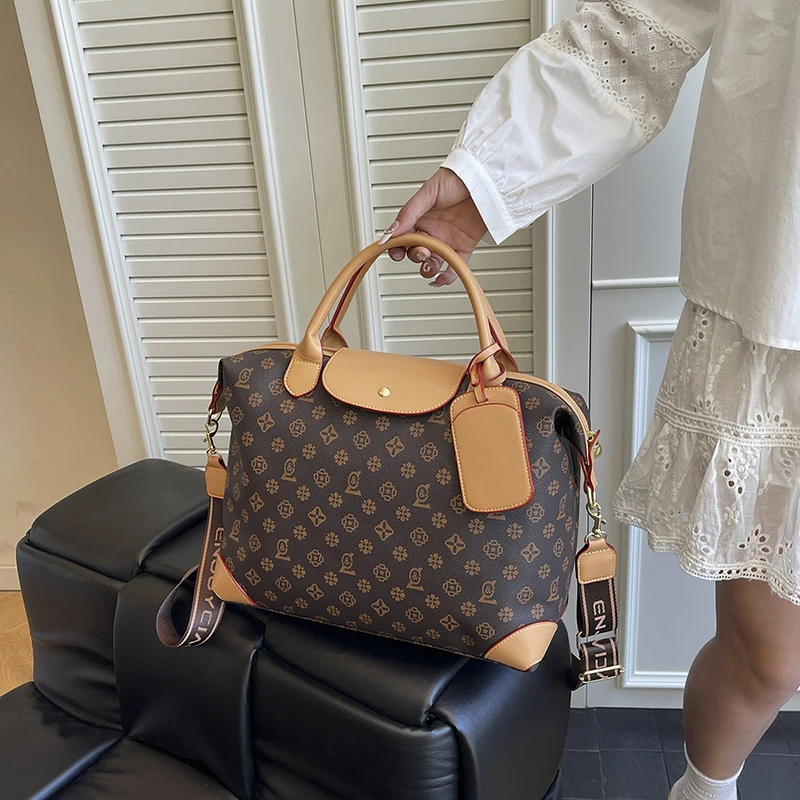 

Popular Women Handbag In High-Quality Leather, Elegant Crossbody Bag For Ladies, Trendy Designer Tote Bag