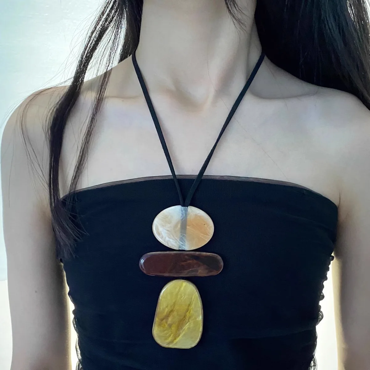 

Retro Geometric Oval resin Long Irregular Necklace Adjustable Black Leather Rope Women's Accessory Gift