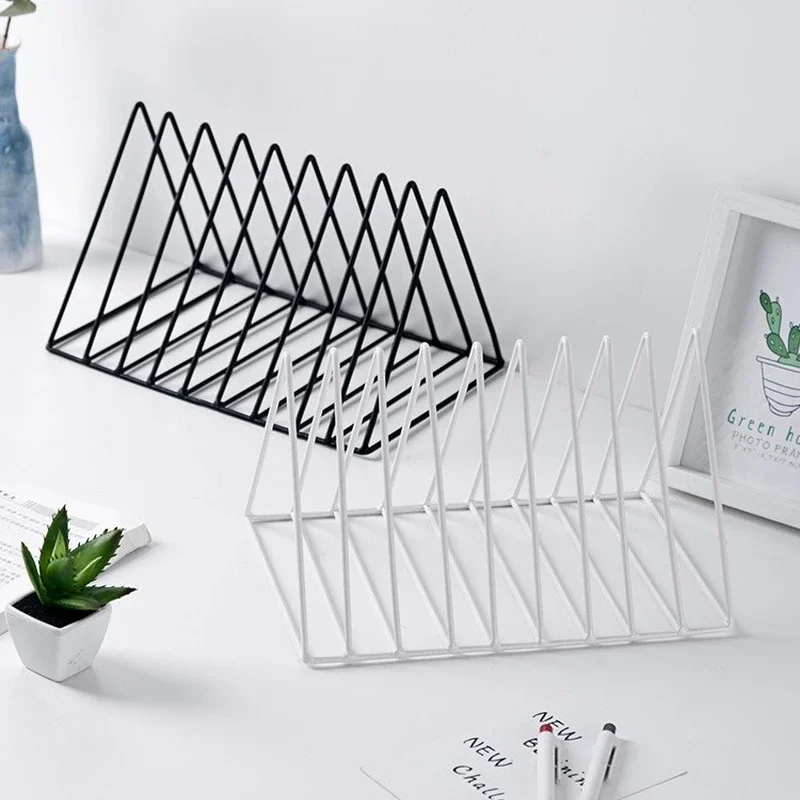 estante de ferro forjado nordico criativos triangulo lp record rack livro magzine holder organizador de mesa armazenamento 01