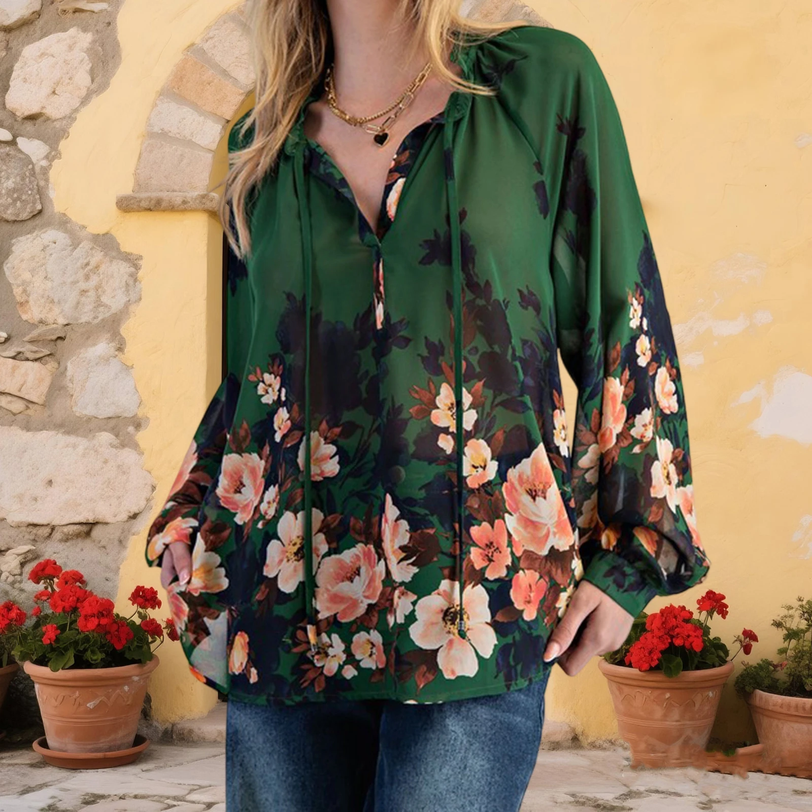 قمصان شيفون مطبوعة بالورود للسيدات بلوزات فضفاضة مكشكشة بياقة على شكل V وأكمام طويلة قطع علوية للسيدات لخريف 2025 ملابس خروج جديدة للسيدات
