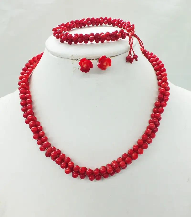 

Charming female jewelry, the classic Red Sea coral necklace. Bracelets, earrings set 18"