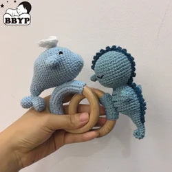 Handmade Crochet Cartoon Whale Seahorse Animal Rattle Brinquedos Madeira de faia segura Mordedor de bebê recém-nascido Anel de mão