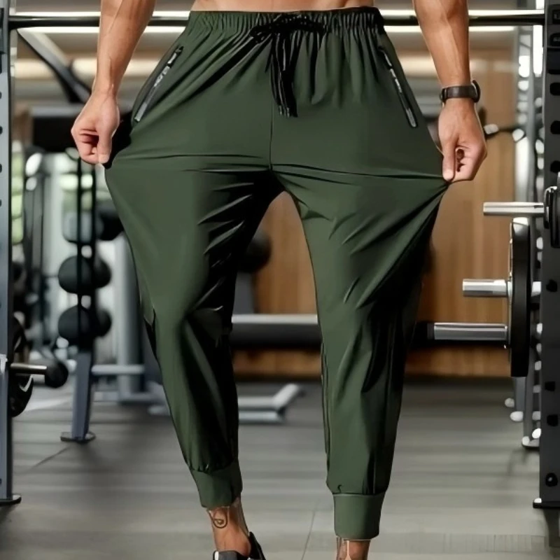 Herren-Sommerhose aus Eisseide mit hoher Elastizität und bequemen Reißverschlusstaschen, lässige Trainings- und Sporthose, Jogginghose.