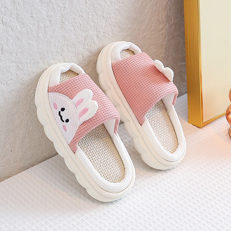 

2025 New Children's Shoes Cute Little Bear Cartoon Boys and Girls Comfortable Home One line Dragging Flat Heel Anti slip