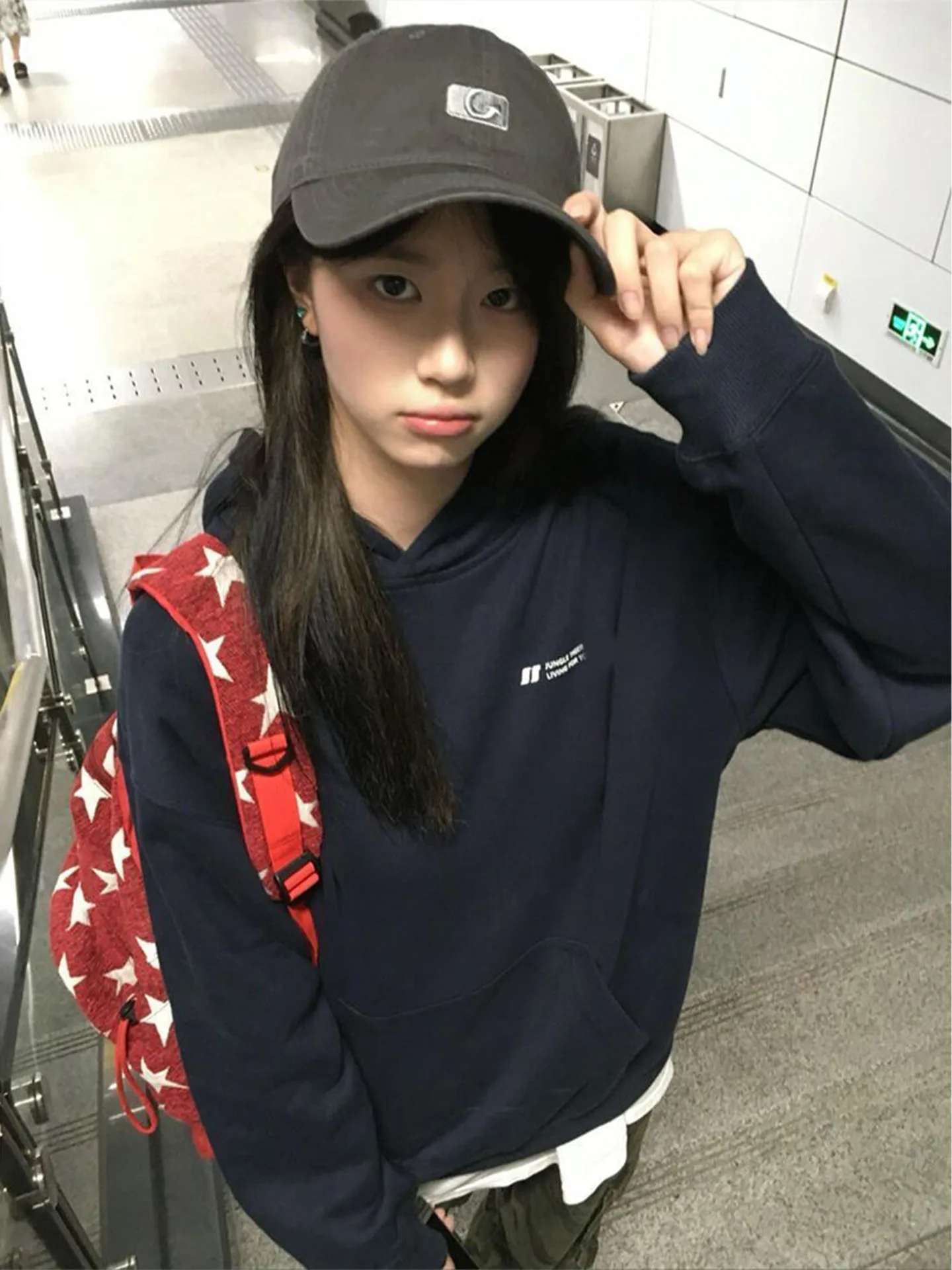 Nuova Felpa con Cappuccio Design Americano 2025, Abbigliamento Autunno Inverno da Donna, Stile Oversize Snellente, Foderata in Pile