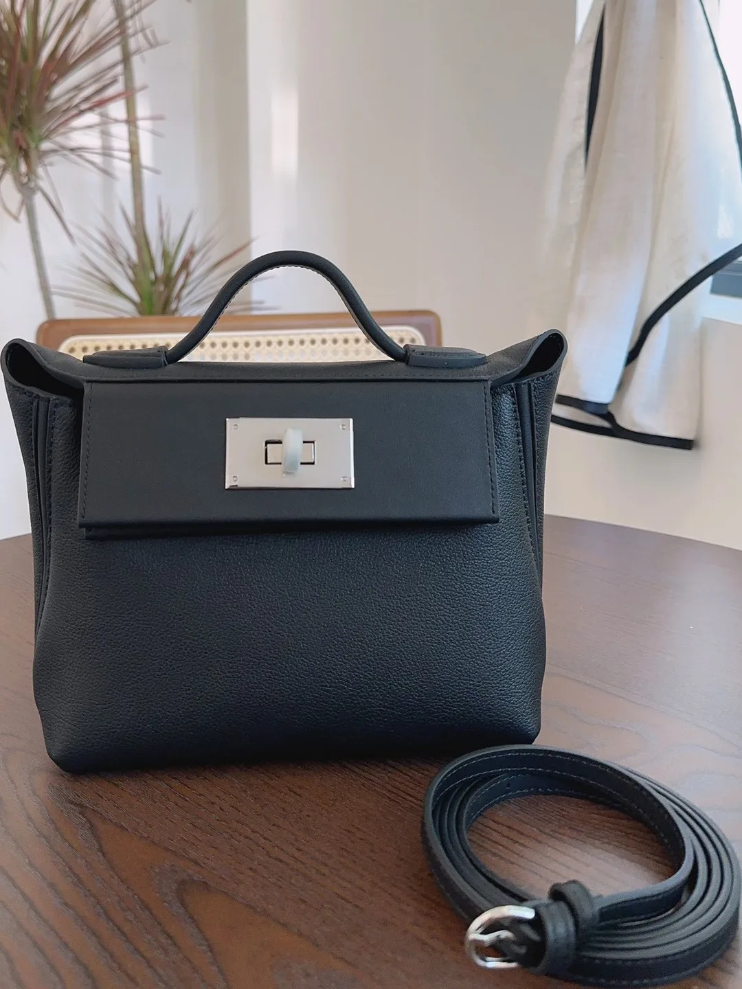 

High-End Bag Top Layer Cowhide Full Steel Hardware oulder Crossbody Bag Sli Simple Design 2025 New Faion