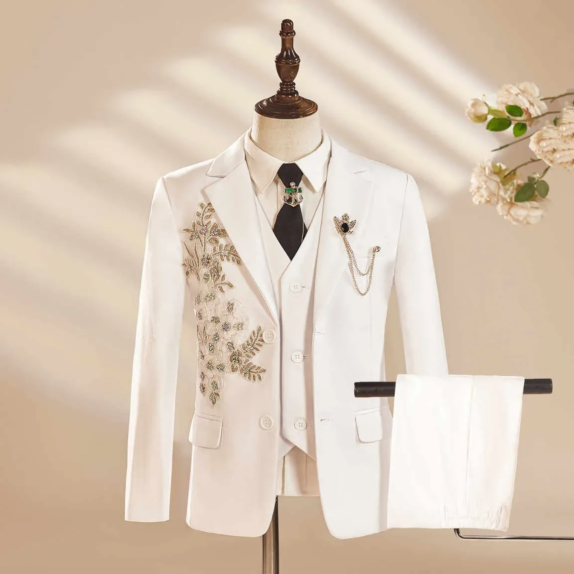 Elegant Men's Suits 2 Piece Blazer Pants Notch Collar Applique Wedding Groom Tuxedos Formal Occasion Customized