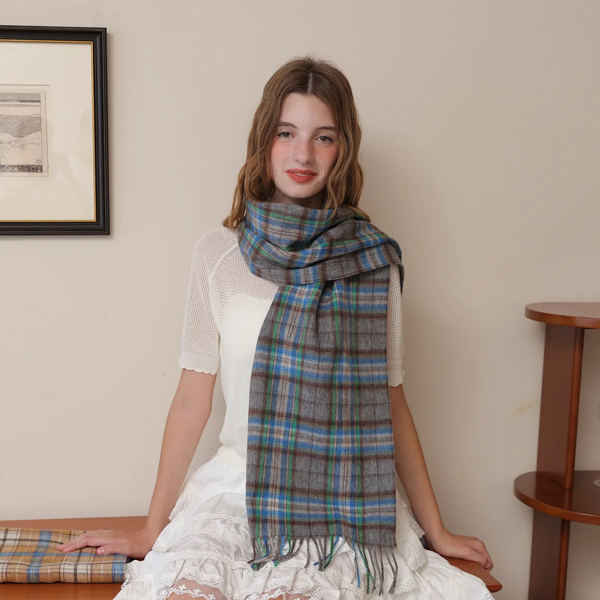 

2025Зимний новый ретро-плед из 100% шерсти с кисточками, женский шарф, узкое издание, мягкая липкая теплая шея для пар, морозостойкая внешняя шаль