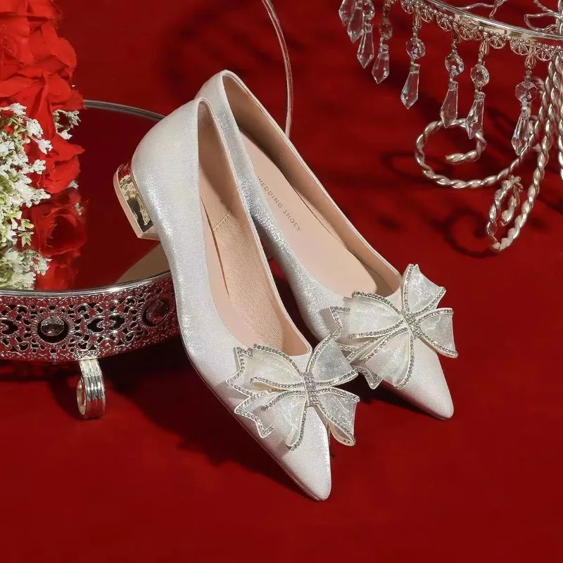 Fleur perle femmes talons hauts chaussures cristal luxe sandales élégant 2025 tendance nouveau été bout pointu chaussures femme pompes Zapatos