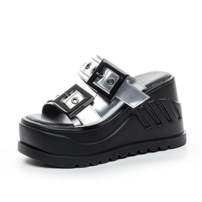 

Новые женские летние уличные пляжные тапочки без шнуровки на танкетке 10 см, туфли без шнуровки на высоком каблуке с пряжкой, женские сандалии на плоской подошве 2023 г.