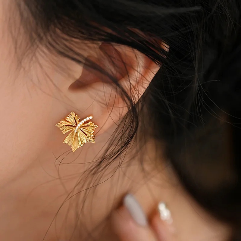 S925 Silver Needle Retro Exquisite Maple Leaf Earrings Women's High-End Temperament New Trendy Light Luxury Ladies Earrings