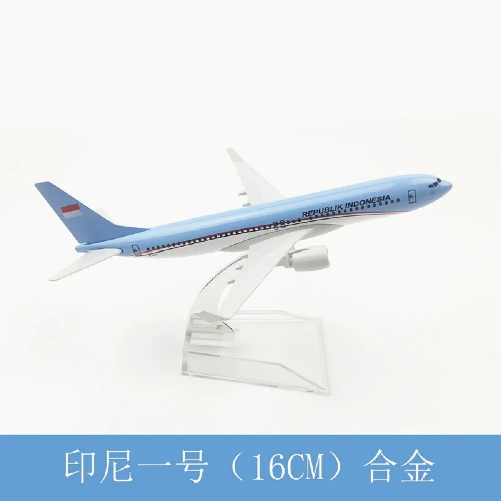 

Airplane Model 16cm Diecast Alloy B737 Indonesia Airways 1/400 Scale Aircraft Toy Planes For Children Collected Gift By Aviation
