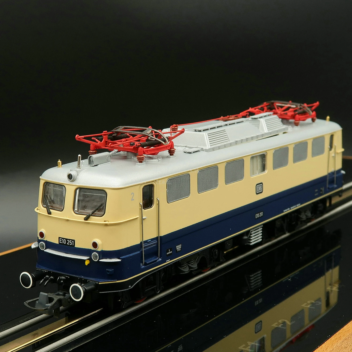 ROCO Train Model HO 1/87 73622 E10 Electric Locomotive Digital Sound Effect German DB Third Generation Version Rail Car