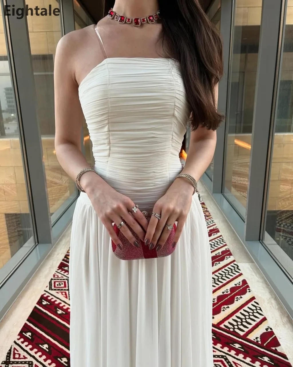 Eightale 2025, ivoor A-lijn chiffon maxi strapless avondjurk geplooide Saoedi-Arabische galajurk Dubai feestjurk op maat