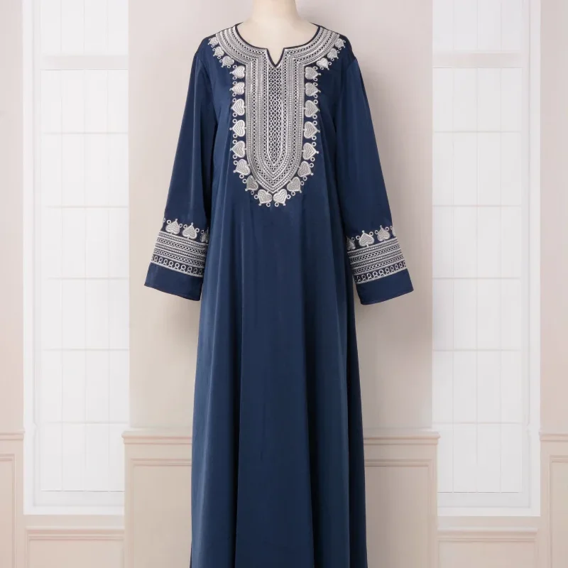 

Middle Eastern Arab Women's Dress Southeast Asian Dubai Embroidered Robe